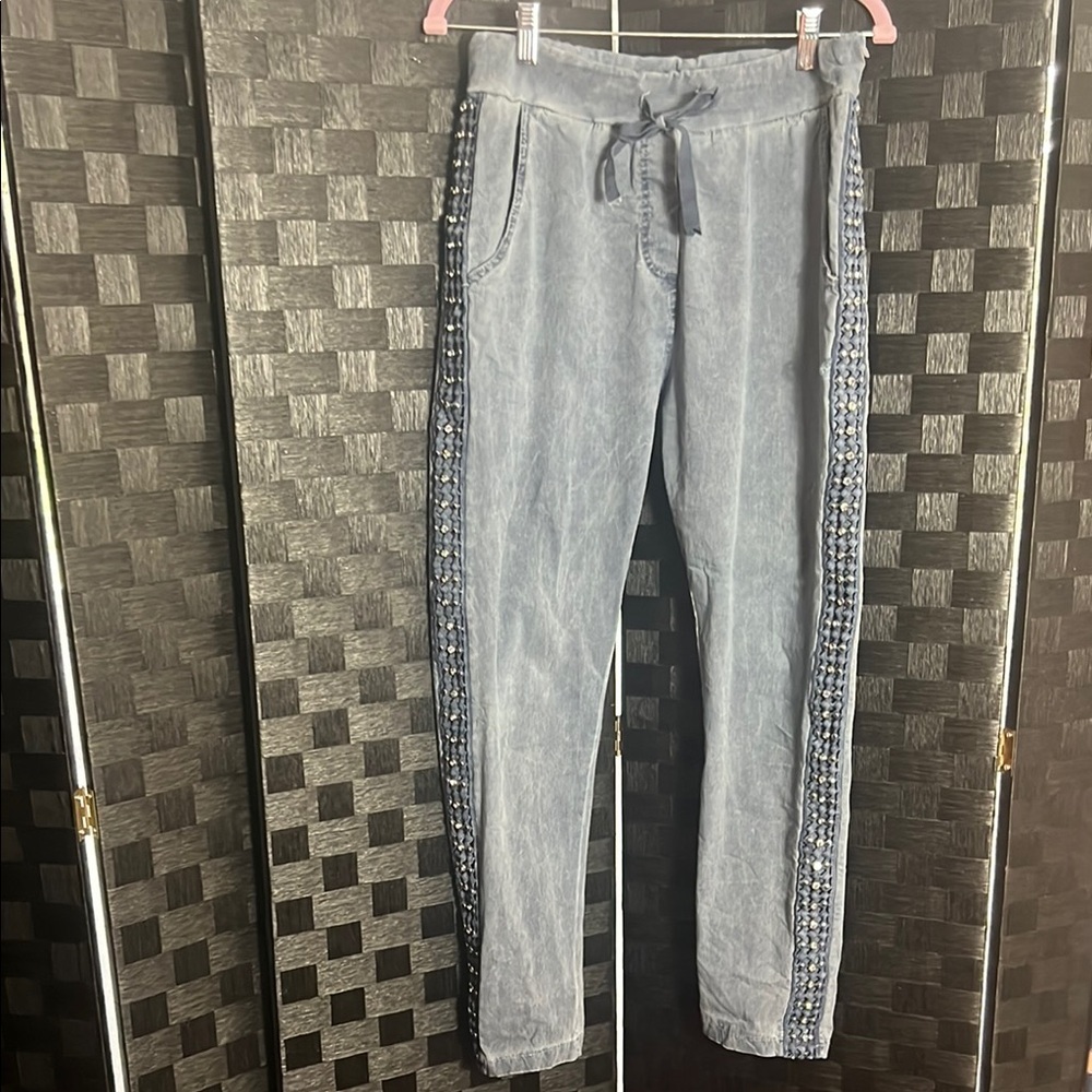 Stylish Blue Women's Jeans with Side Detailing